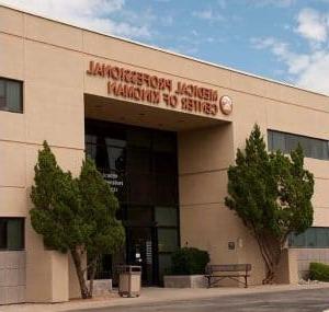 Front entrance of Kingman Regional Medical Center's medical professional center